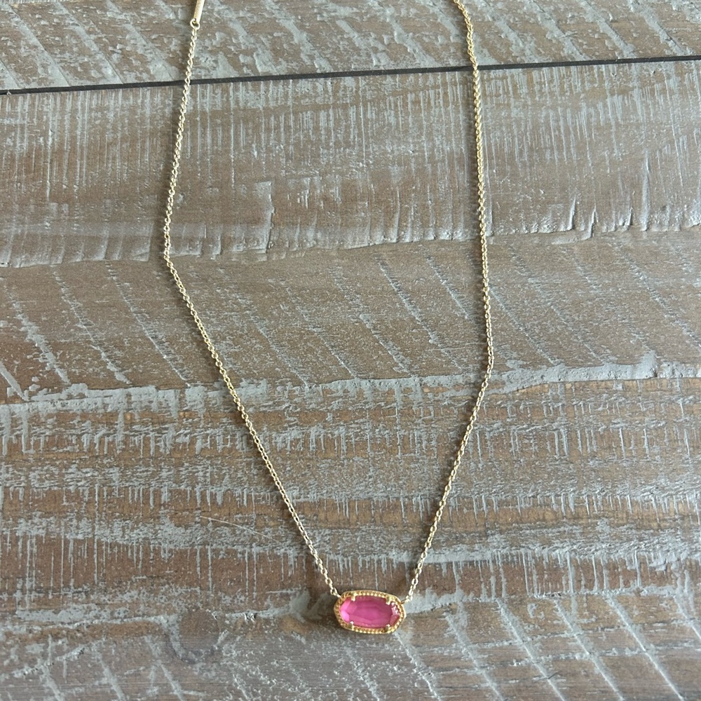 EUC preowned Kendra Scott necklace